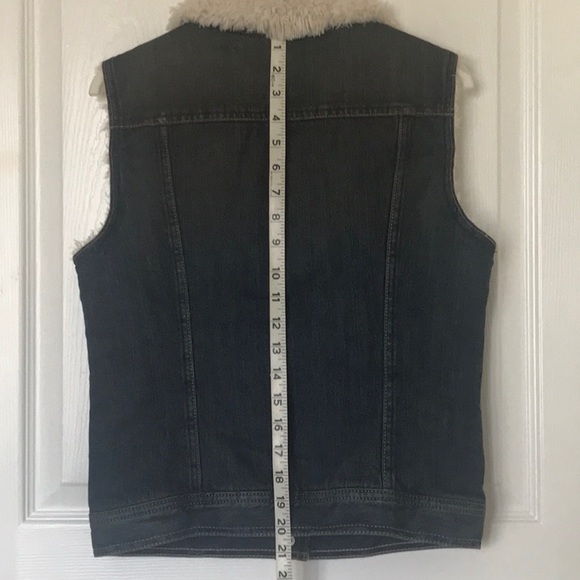 Levi’s Jeans Dark Wash Jacket Vest Fuzzy Sherpa XS - Picture 5 of 10